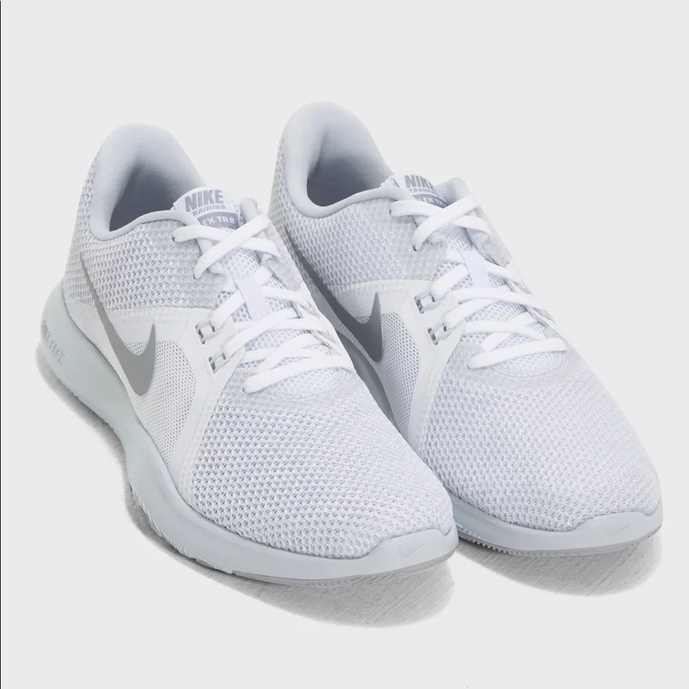 Nike Womens Flex TR 8 924339-100 White Lace Up Low Top Running Sneaker​​​​​​​​​​